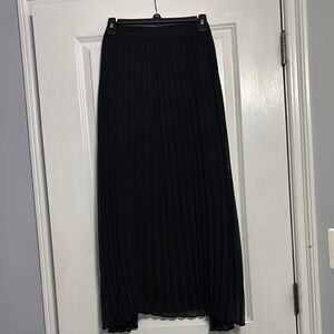 Elegant Black Pleated Skirt